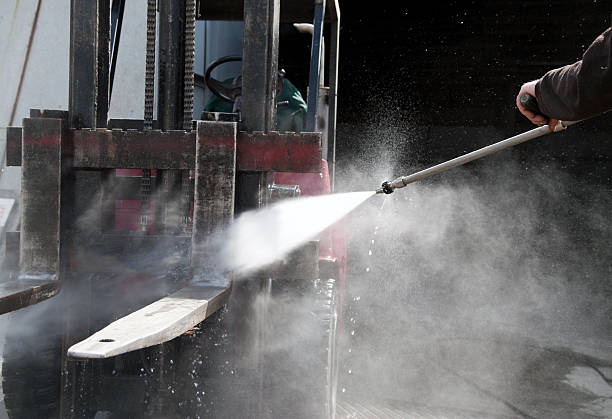 Best Oil Spill Cleanup  in Parkwood, CA